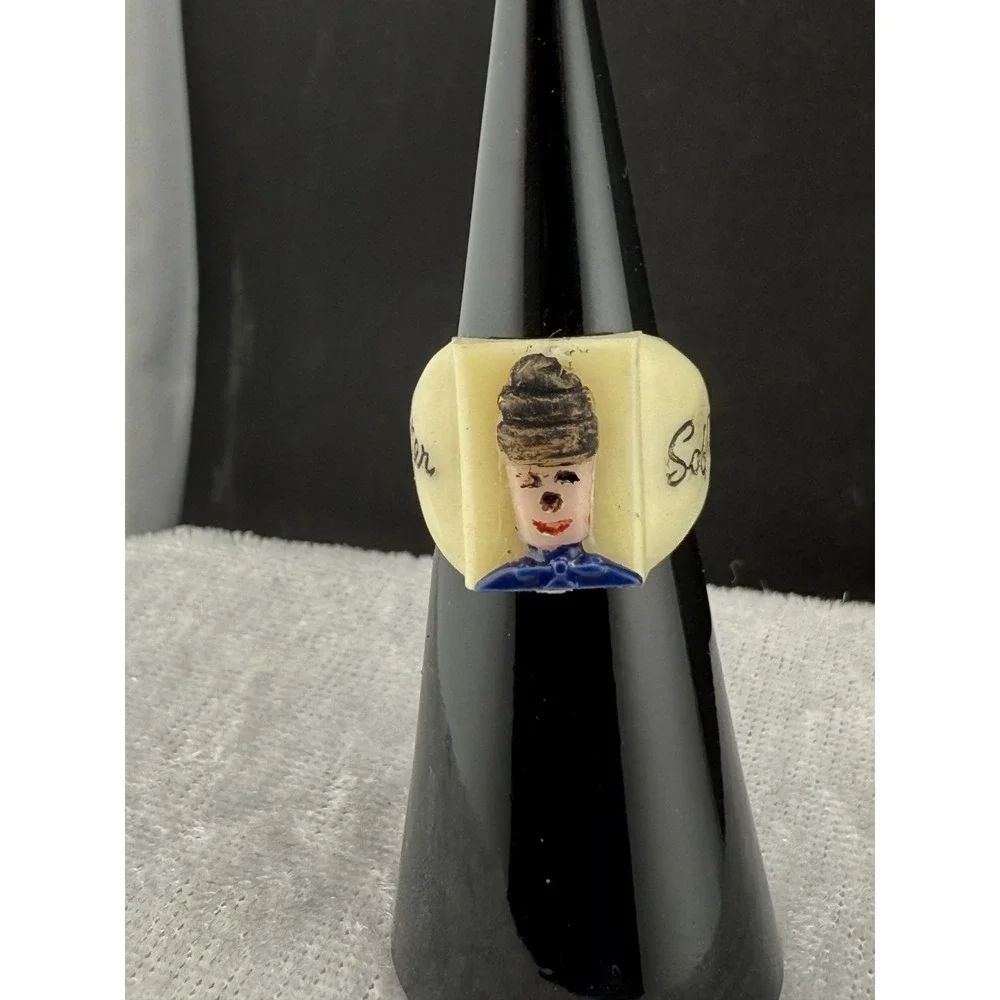 Vintage Mister Softee Novelty Ring Kids Ice Cream‎ Acrylic 4